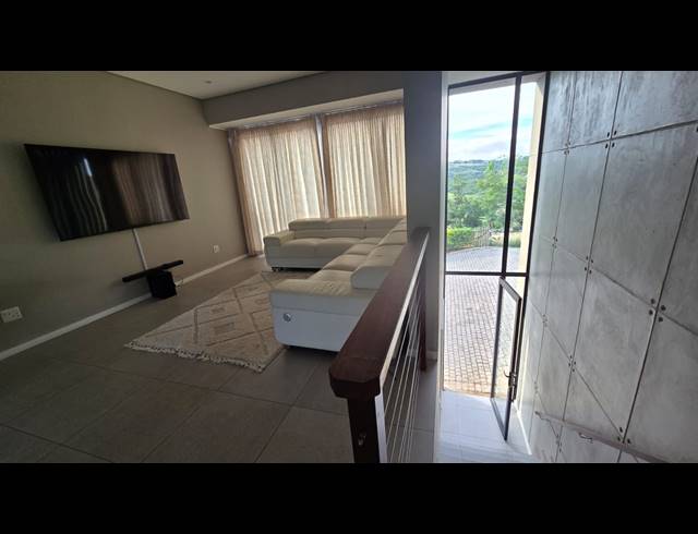 3 BEDROOM SECTIONAL TITLE TO LET IN PALM LAKES ESTATE